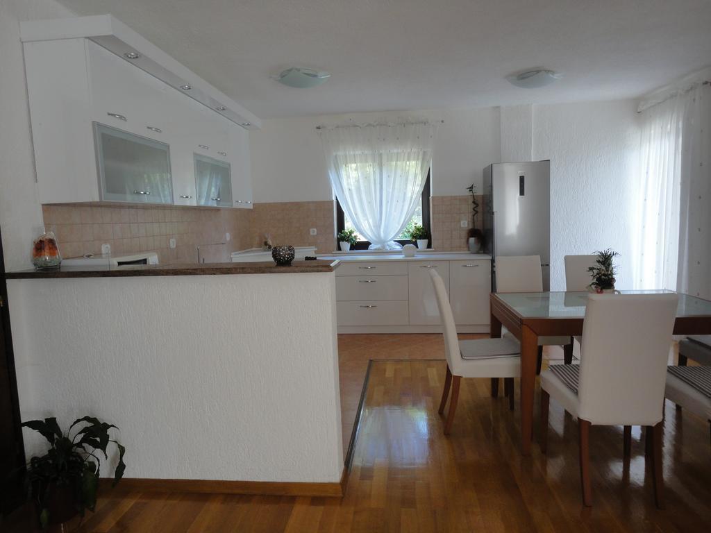 Apartment Mira Senj  Rum bild